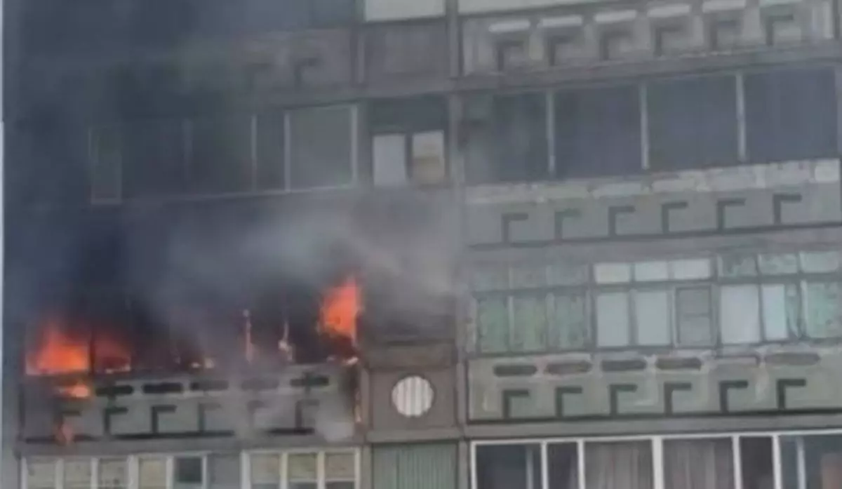 Жильцов из горящей многоэтажки эвакуировали в Павлодаре
