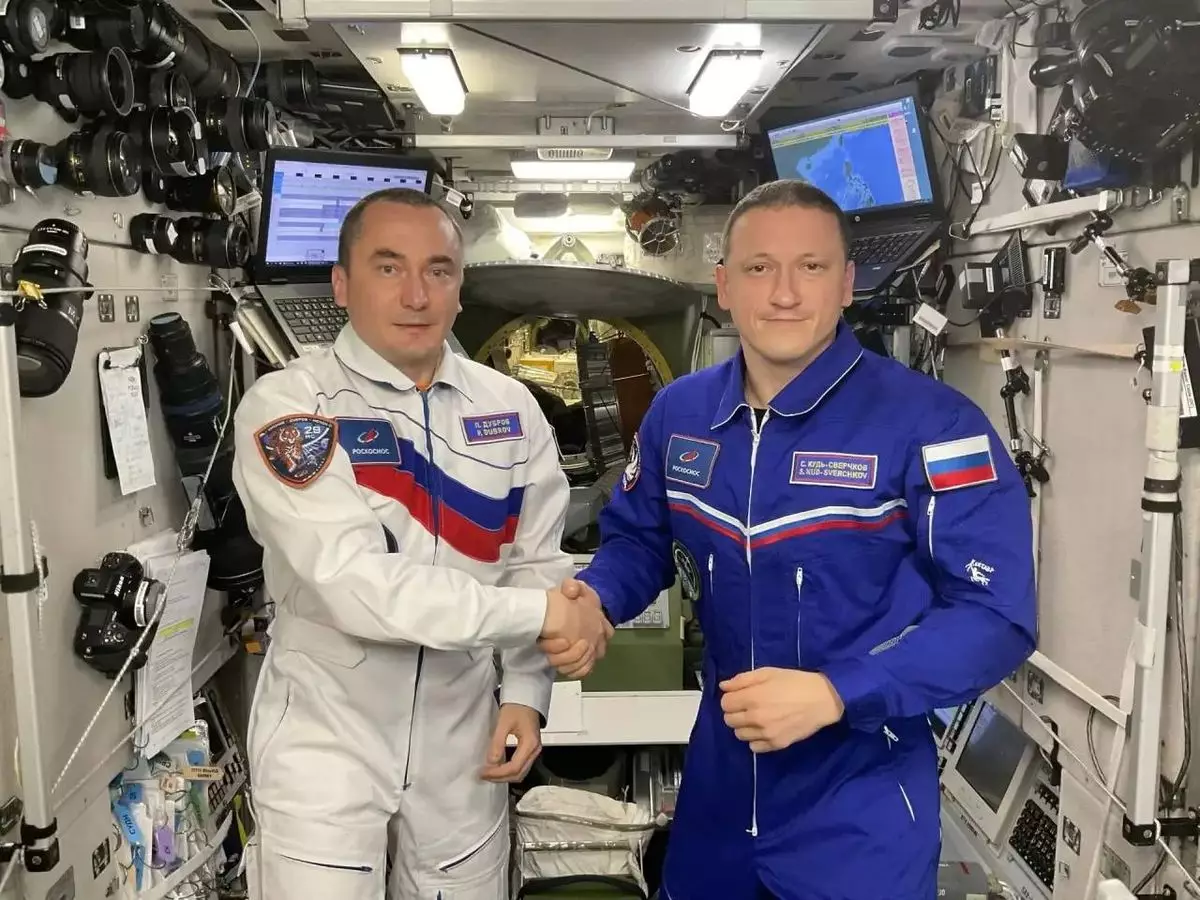 Корабль с космонавтами приземлился близ Жезказгана