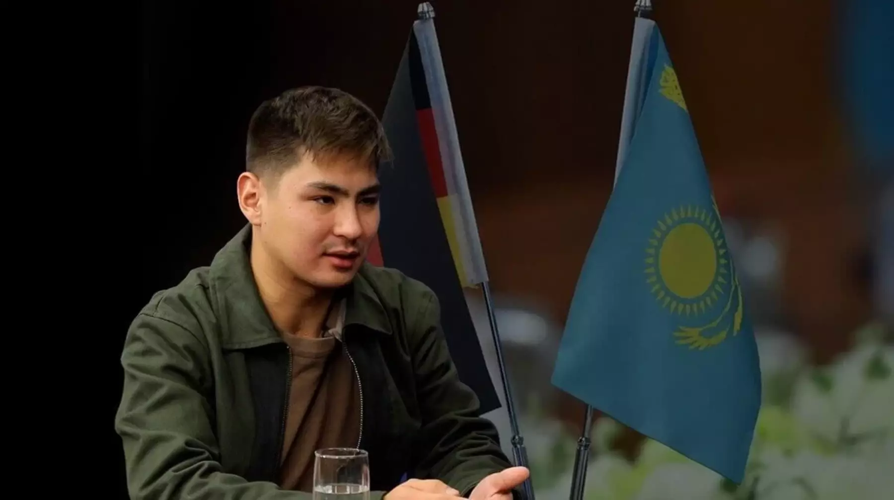 “Биологиялық анам… ДНҚ… Сол күні босанған”: Жәнібек туған анасы жайлы тың дерек айтты