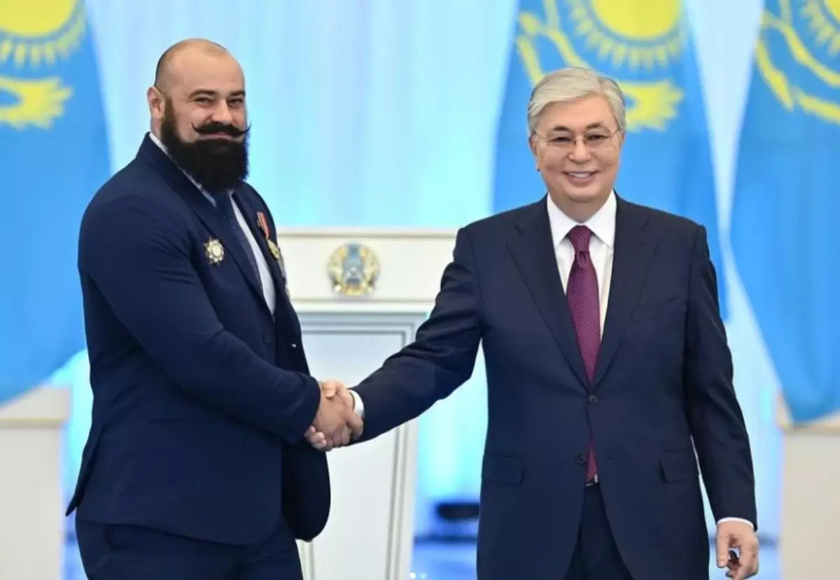 Атақты балуан Ауыр атлетика федерациясының вице-президенті болды