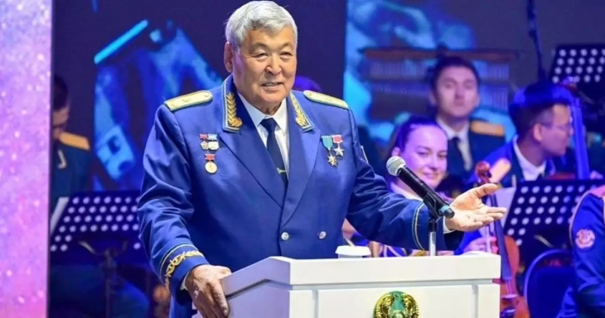  Бектенов Президент атынан Тоқтар Әубәкіровті 80 жас мерейтойымен құттықтады 