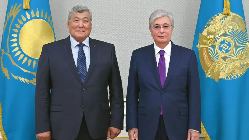 Президент Тоқтар Әубәкіровті 80 жылдық мерейтойымен құттықтады