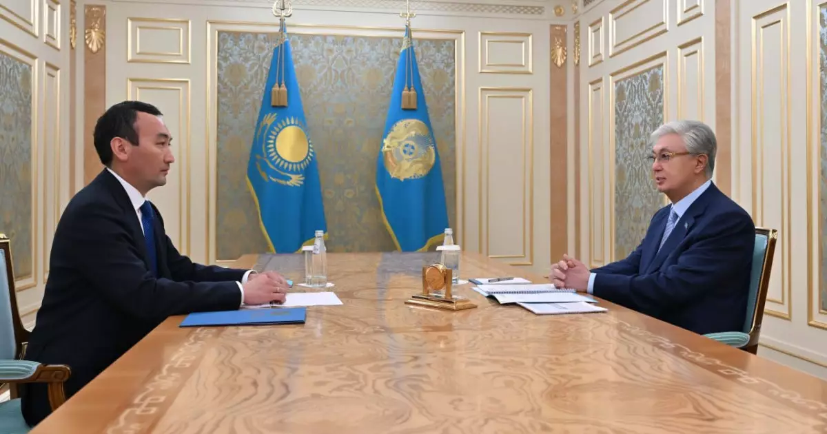  Президент Ұлытау облысының әкімі Есет Байкенді қабылдады 