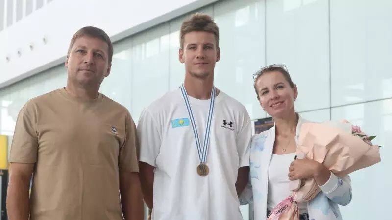 Академиялық ескек есуден U23 арасындағы әлем чемпионатының қола жүлдегері Артём Матусевич елге оралды