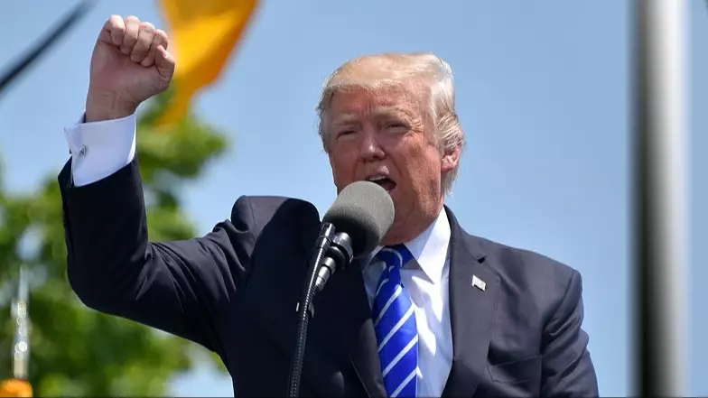  Трамп Иранға қарсы жаңа соққылар жасауға дайын екенін мәлімдеді 