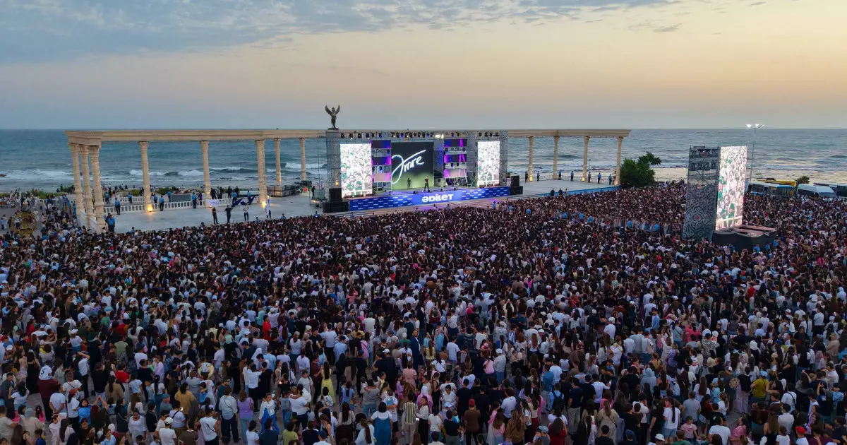  Каспий жағалауында өткен «ӘDILET EVENT» кешін 10 мыңға жуық тұрғын тамашалады 