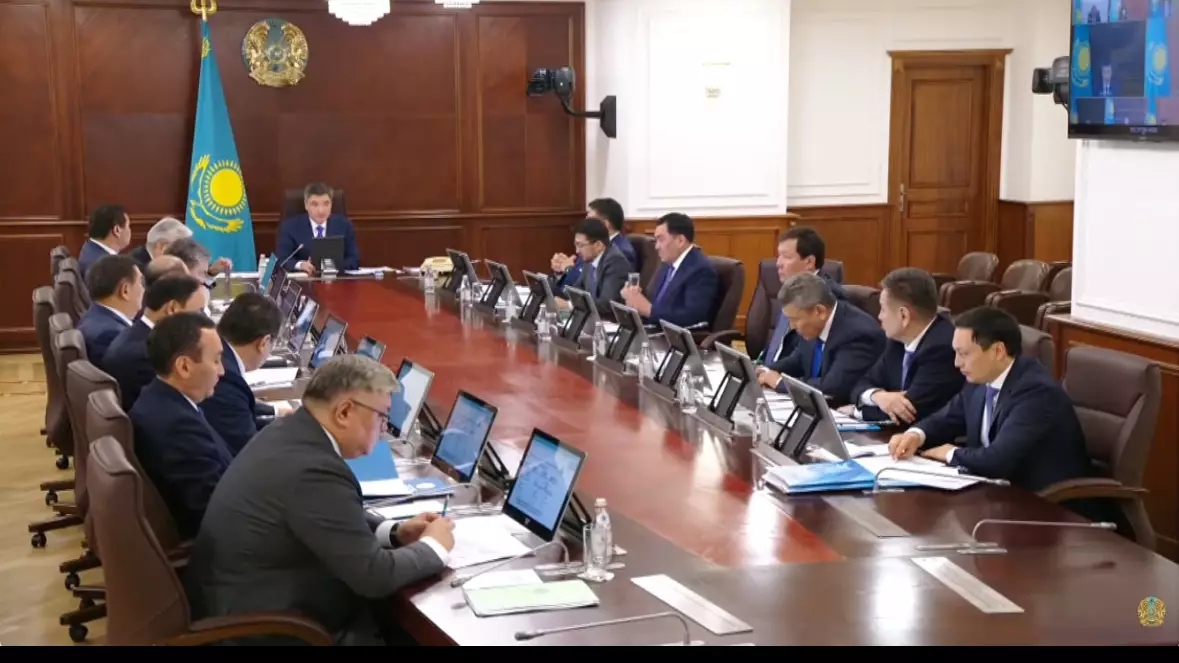 Сізді тыңдасақ, сізден басқасының бәрі кінәлі!: Бектенов әкімге қатаң сөгіс жасады