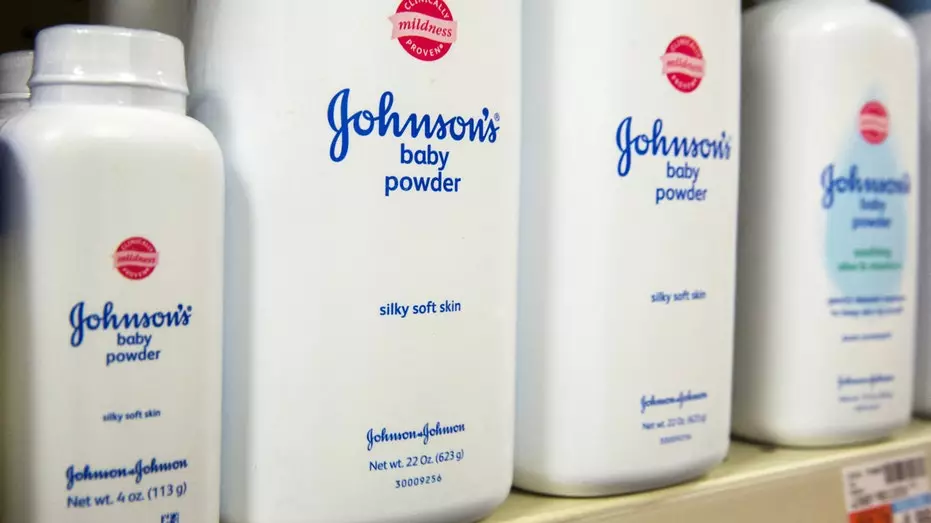 Johnson & Johnson согласилась выплатить 5,5 миллиарда долларов для урегулирования исков, связанных с тальком.
