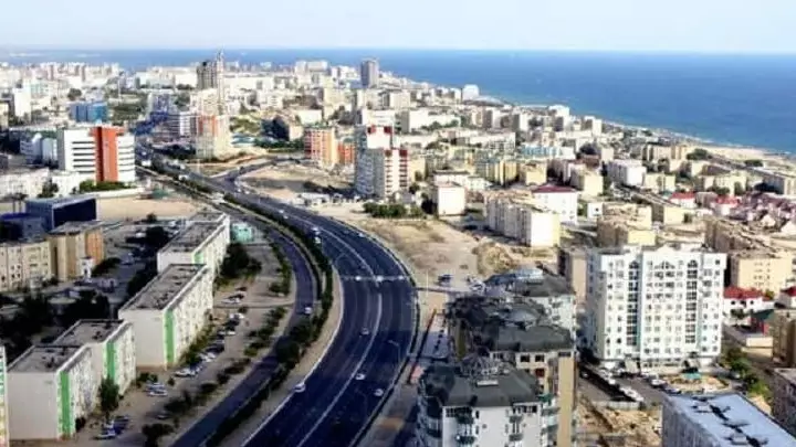  40 градус ыстықта Ақтаудың бір бөлігі жарықсыз қалды 