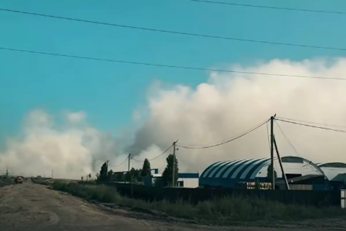 Режим ЧС ввели в Уральске из-за пожара на городской свалке