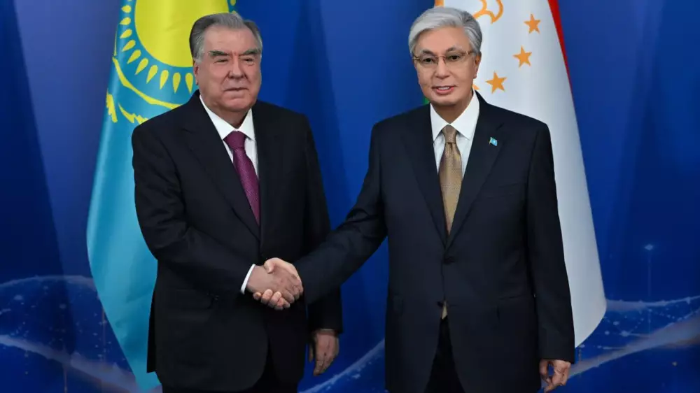 Тоқаев Тәжікстан президентімен кездесті