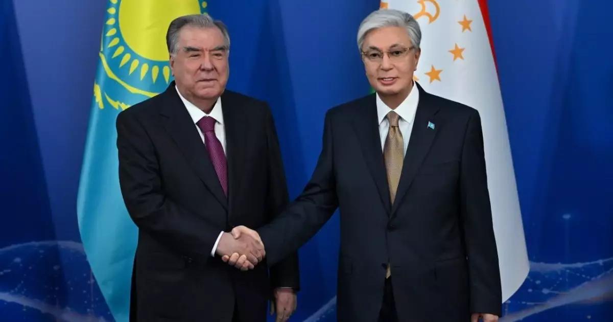  Мемлекет басшысы Тәжікстан Президентімен кездесу өткізді 