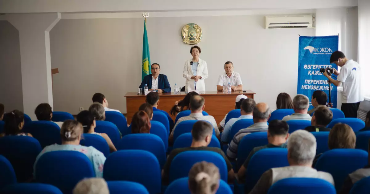  «Ақ жол» партиясының өкілдері Ақтөбе облысының жұртшылығымен кездесті 