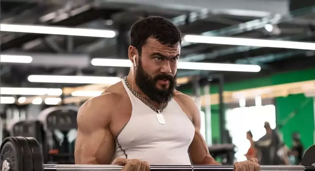 Блогер Айтым Жакупов грубо нарушил ПДД в Астане