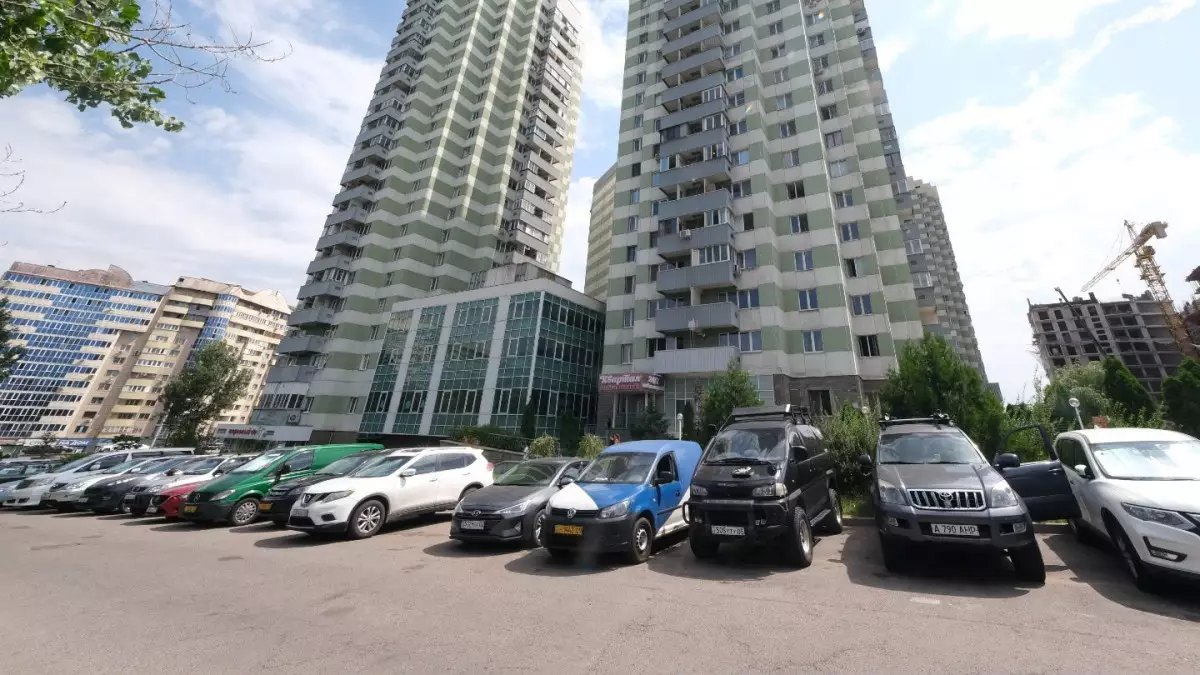  Алматылықтар тұрғылықты жеріне жақын маңда көлігін тегін қоя алады 