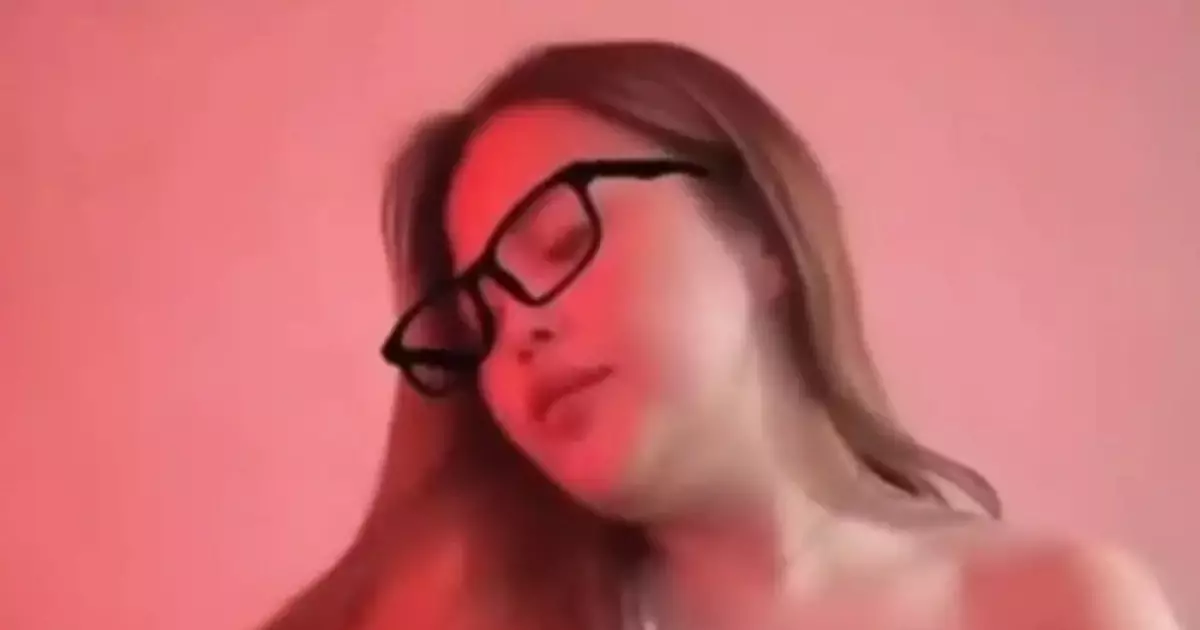  TikTok-та әдепсіз әрекет көрсеткен қыз 10 тәулікке қамалды 