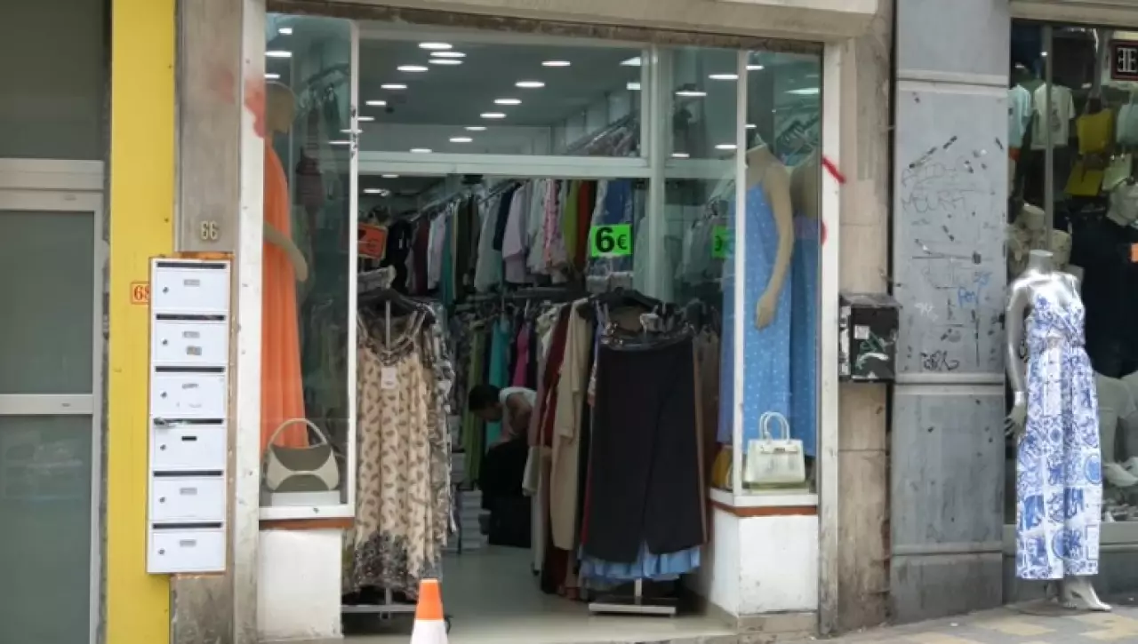 Непроданную одежду и обувь в ЕС запретили уничтожать