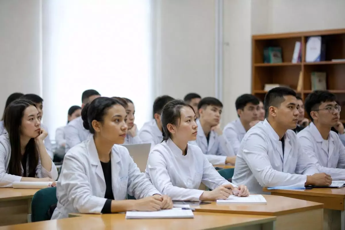 Выпускники медвузов требуют проверить конкурс в резидентуру Казахстана