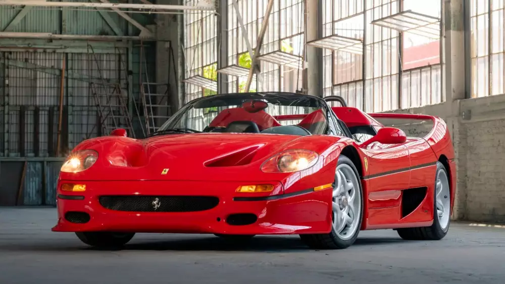 Легендарный Ferrari F50 Майка Тайсона уйдет с молотка