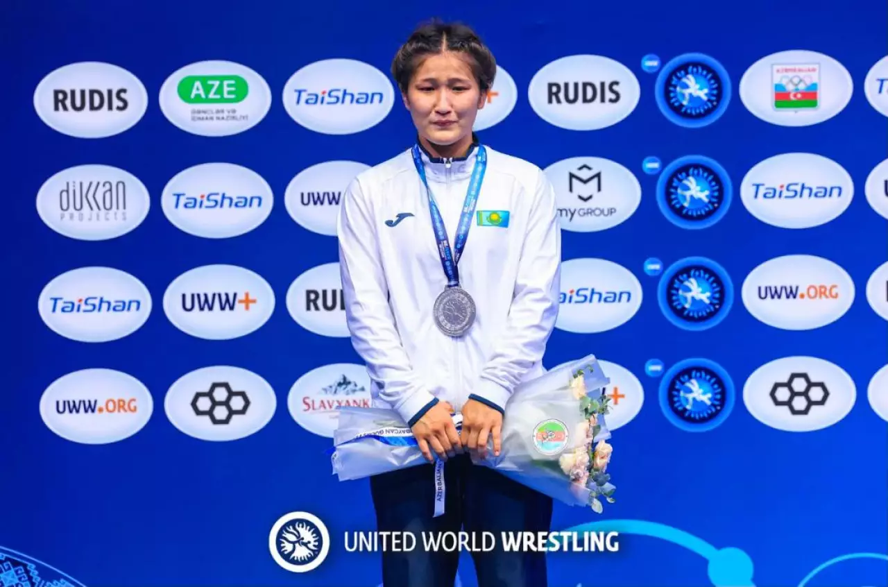 17-летняя Айша Абдималик стала вице-чемпионкой мира по борьбе