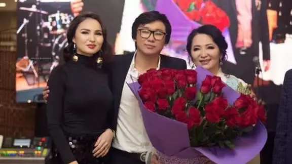 «Біраз жылап алдық… Жаным-ау сол…»: Гүлзира Айдарбекова жан сырын ақтарды (ФОТО)