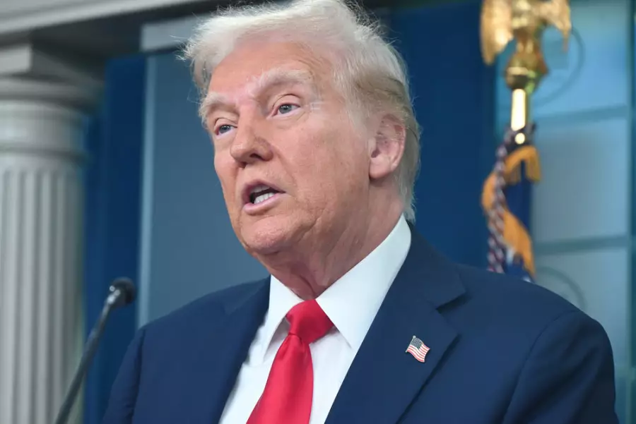 “Мұның соңы бұдан да ауыр болуы мүмкін“: Трамп тағы да Байденге шүйлікті