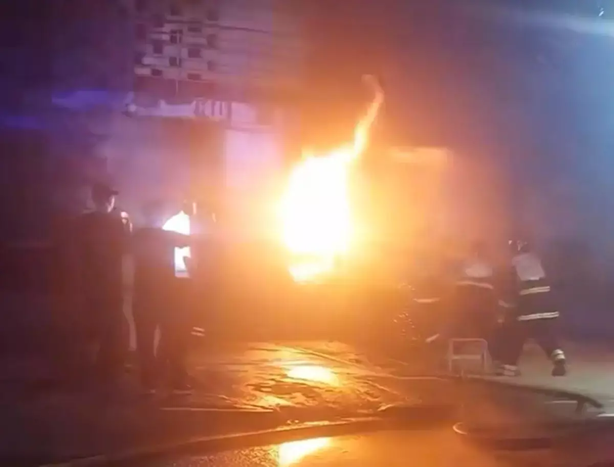 Момент пожара в жилом доме попал на видео в Жанаозене - новости на Lada.kz 02.08.2026