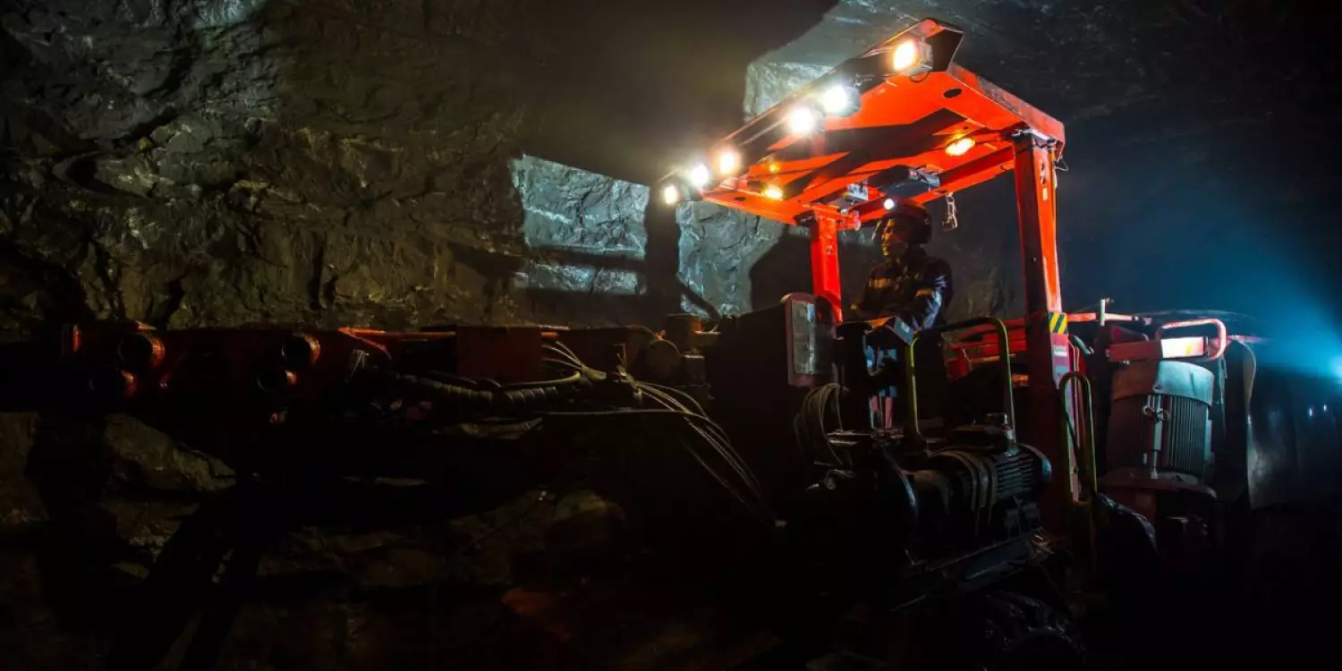 Қазақмыс кен орындарындағы машиналары мен құралдарын жаңартып жатыр