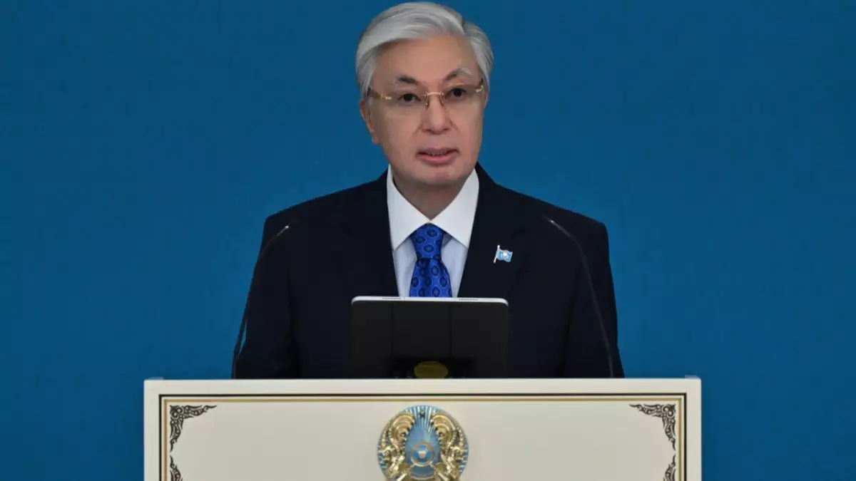  Президент телекөпір арқылы автокөлік жолдарының құрылысын бастап берді 