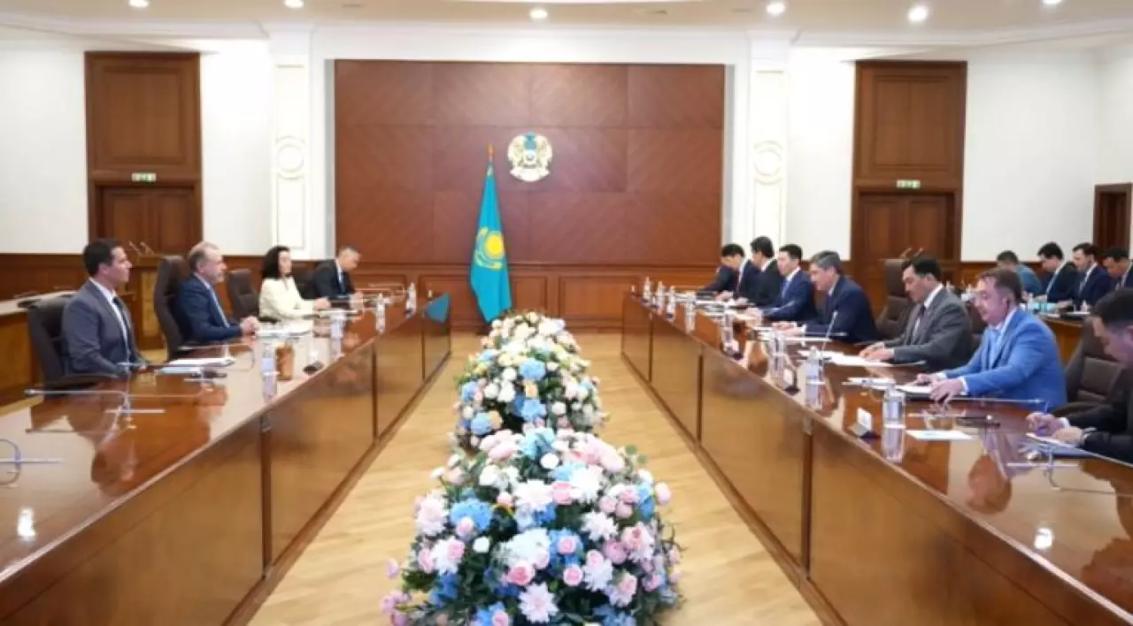 Үкімет басшысы ExxonMobil Upstream компаниясының президентімен кездесті