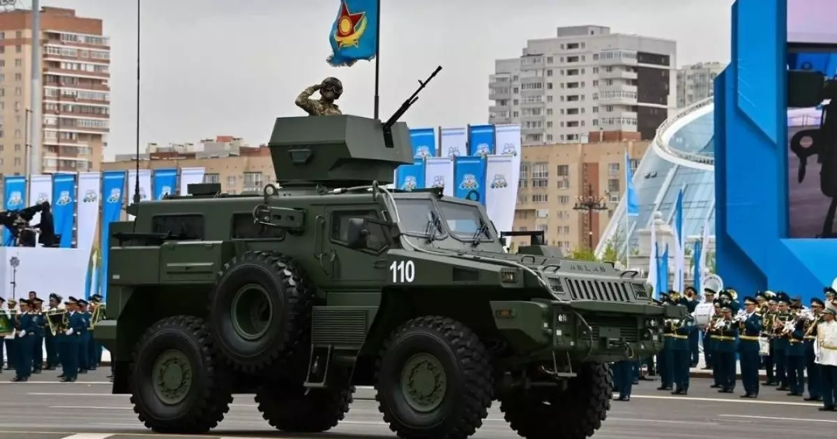  Қазақстан жолдарында әскери техника жүреді 