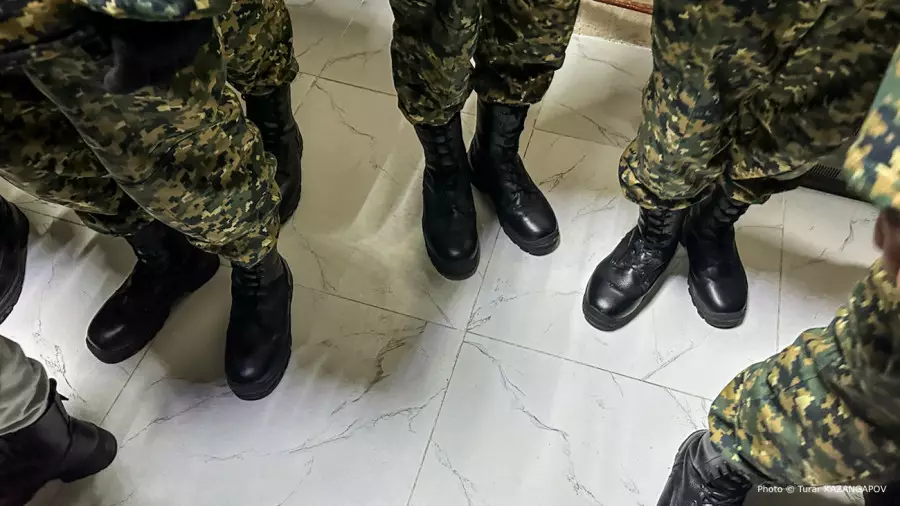 Қонаевта мерзімді әскери қызметші төртінші қабаттың терезесінен құлап кеткен