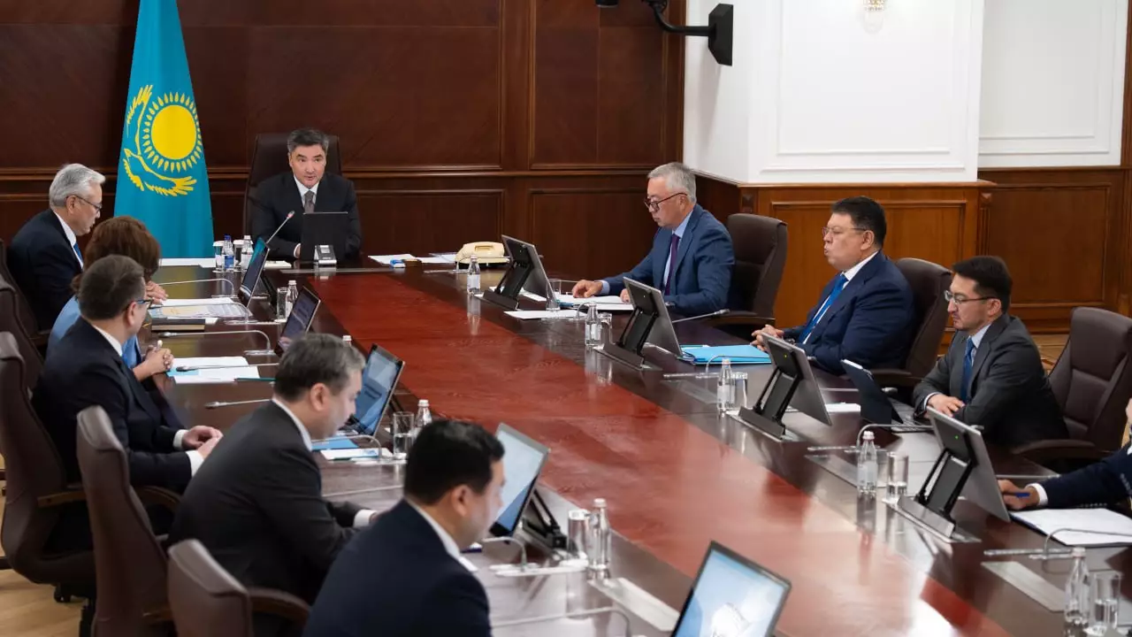 Қазақстан ішкі нарықты негізгі азық-түлікпен толық қамтамасыз етті - Бектенов