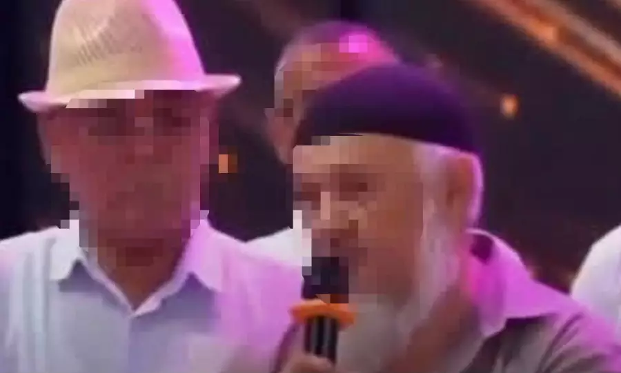“Ұрғашылар“ мен еркектер бірге отыруға болмайды“. Ер адамның тойда айтқан сөзі қызу талқыға түсті