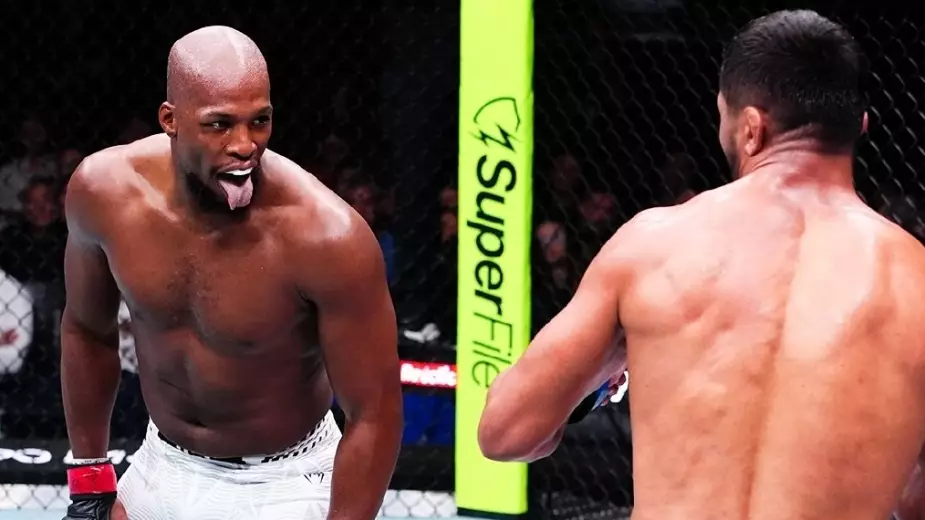 Майкла Пейджа уволили из UFC после боя с Рузибоевым. Почему?