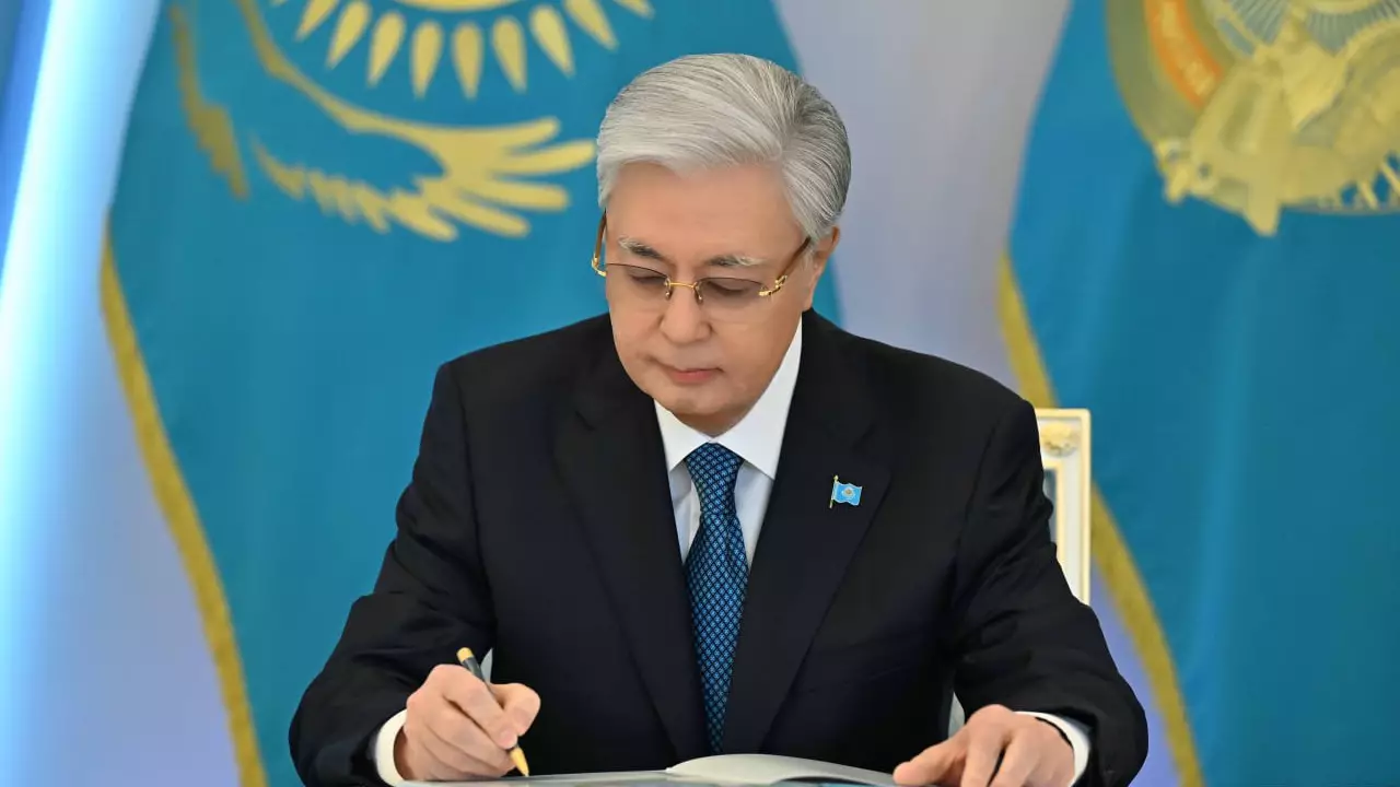 Ақордада ауыс-түйіс: Мемлекет басшысының жаңа көмекшісі тағайындады