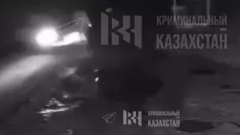 БҚО-да көлік екі адамды қағып, оқиға орнынан қашып кеткен (ВИДЕО)