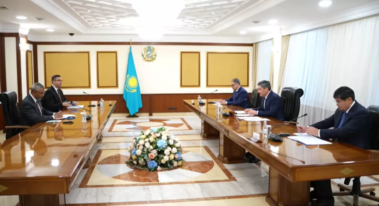 Казахстан нарастил транзит грузов по Транскаспийскому маршруту до 14,5 млн тонн