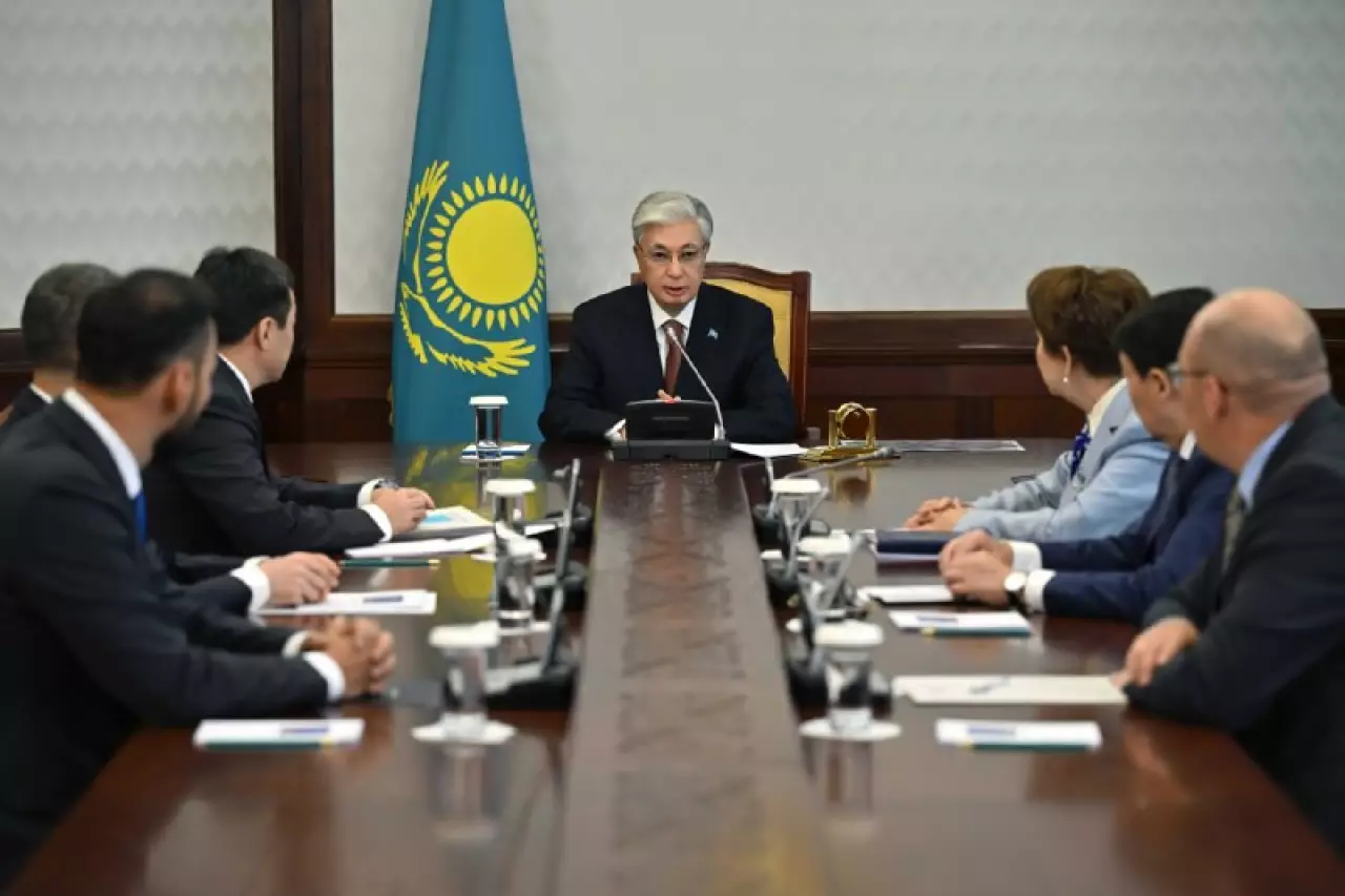 Президент Құрылтайдағы партия фракцияларының жетекшілерімен кездесті