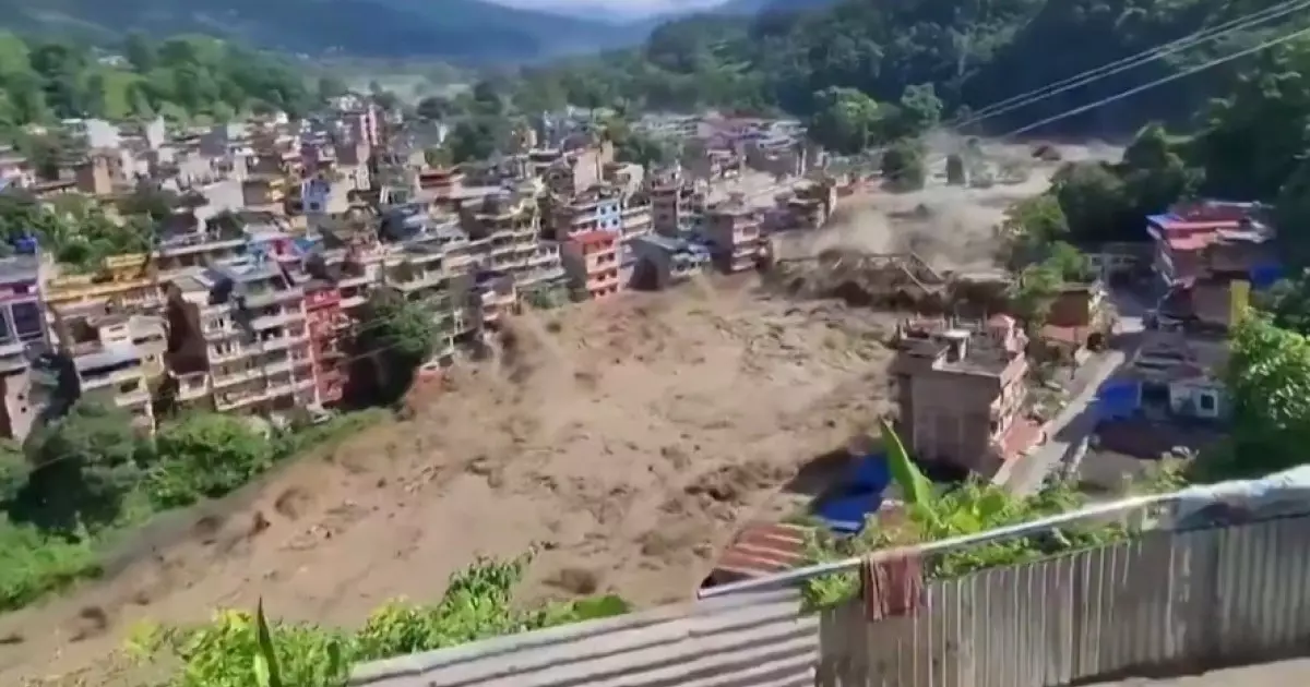  Непалдағы су тасқыны: 95 адам қаза тауып, 500-ге жуық адам жоғалды 