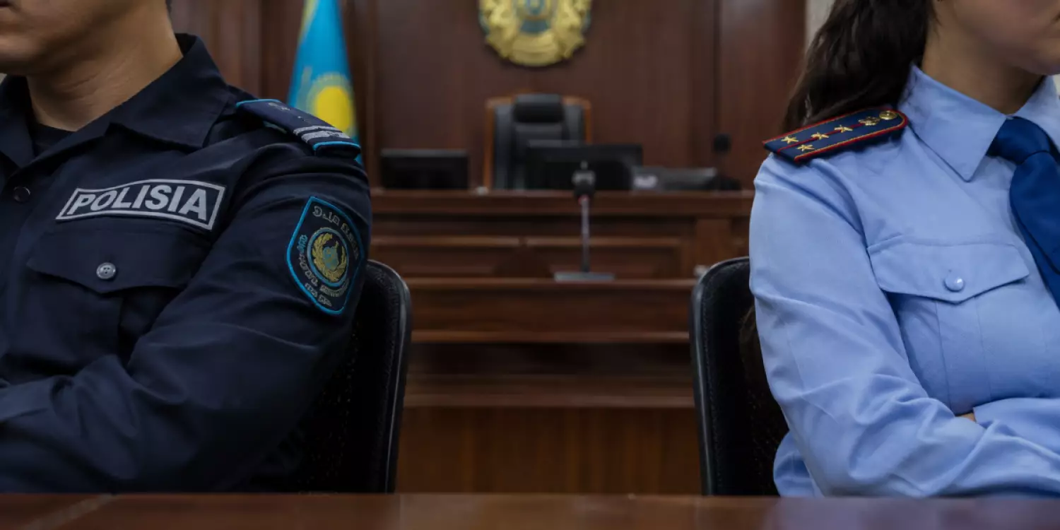 Ақтөбелік полицей әйелге сот өз күйеуіне жақындауға тыйым салды