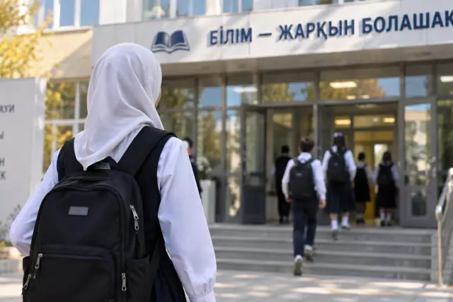 Хиджаб киюге рұқсат берген жекеменшік мектеп лицензиясынан айырылуы мүмкін