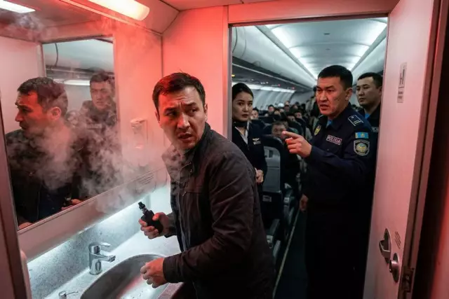 Тбилисиден Астанаға ұшқан жолаушы дәретханада вейп шегіп ұсталды