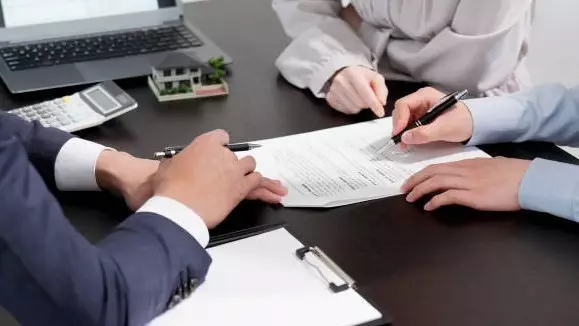  Нотариусты таңдаудағы тәртіп өзгерді: пәтерді енді кез келген жерде сата алмайсыз 