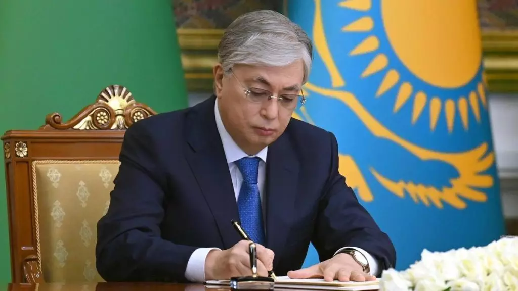 Тоқаев вице-президенттің өкілетін бекітті