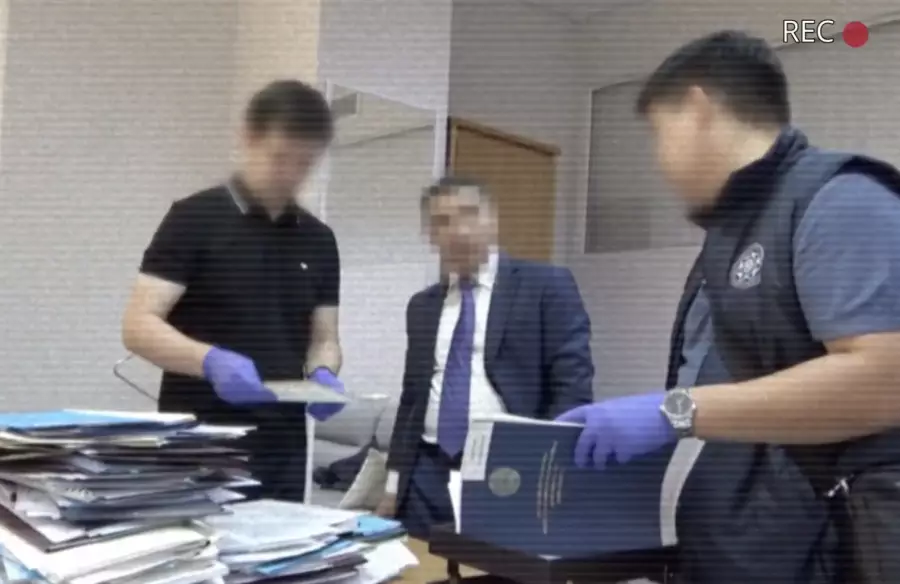 ҰҚК Көлік министрлігінің екі шенеунігін ұстады