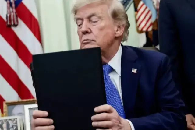 Трамп жеңіске жетсе, америкалықтарға 5 мың доллар төлеуге уәде берді