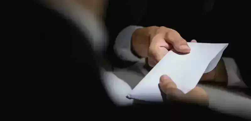  Көлік саласының екі шенеунігі 40 млн теңгеден астам пара алды деген күдікке ілінді 