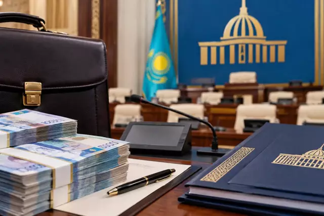 Құрылтай депутаттары қанша жалақы алады?