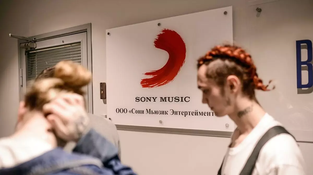 Ушли, но не все: что стало с бизнесом Warner, Sony и Universal в России